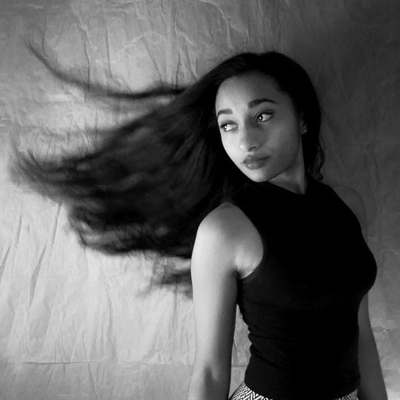 Meet your Posher, Nikki - Picture 1 of 1